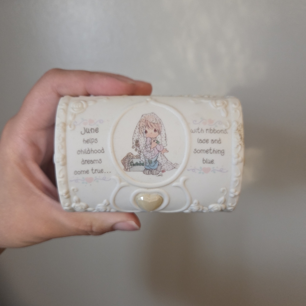 Precious Moments White Jewelry Organizer with Gold Key - Picture 5 of 10